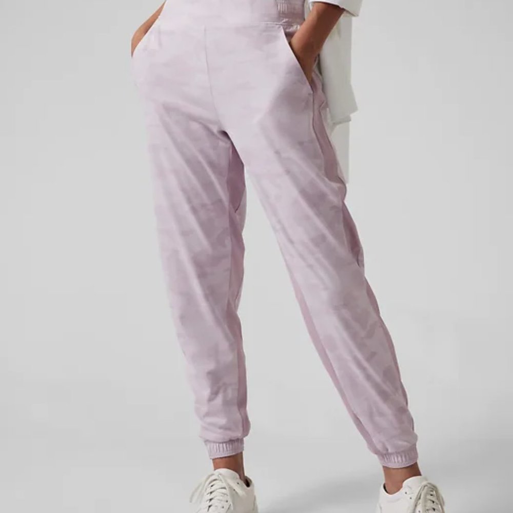 Athleta Brooklyn Lined Camo Jogger in Camo Lux Shasta Purple